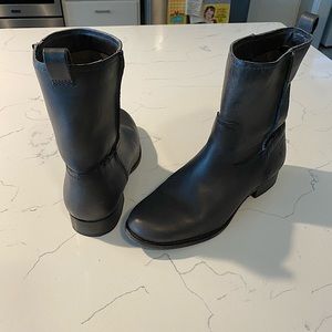 Frye Cara Short Leather Boot